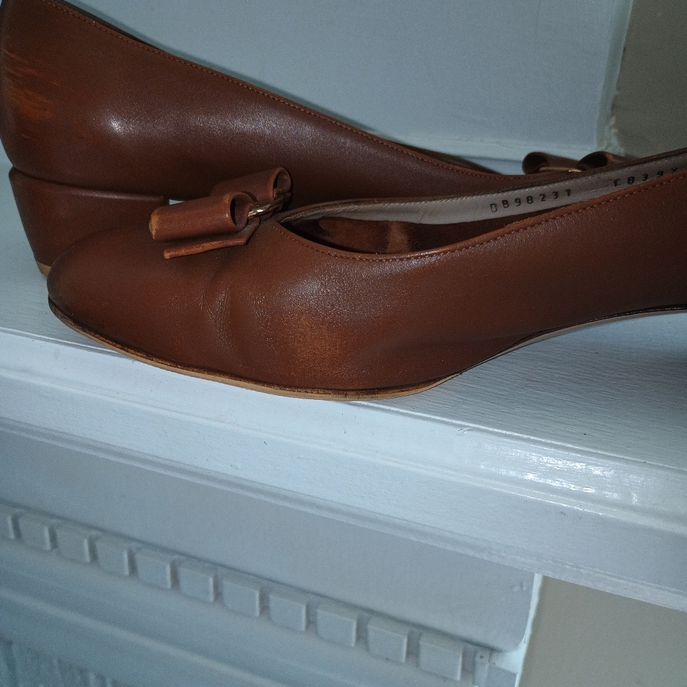 Authentic Ferragamo Shoes - Picture 5 of 6